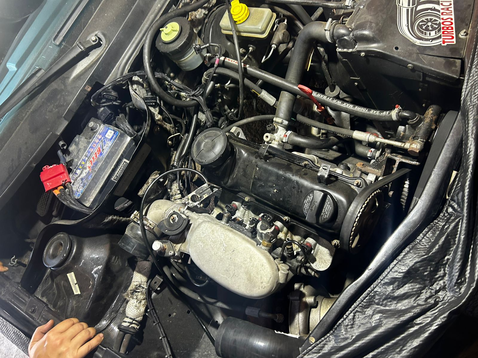 Equipe da DIECAR em manutenção automotiva